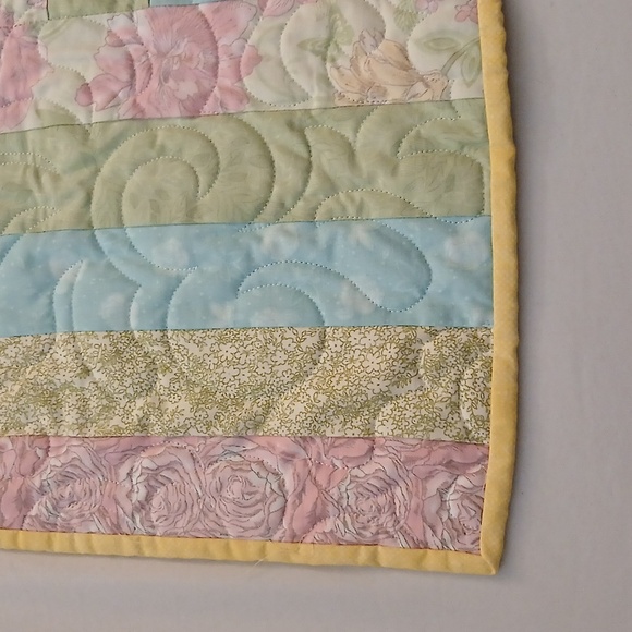 Patchwork Quilt Pastels - Picture 5 of 14